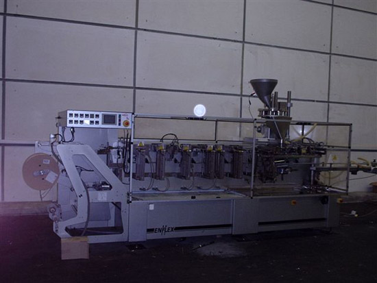 Horizontální balicí stroj ENFLEX F-19 